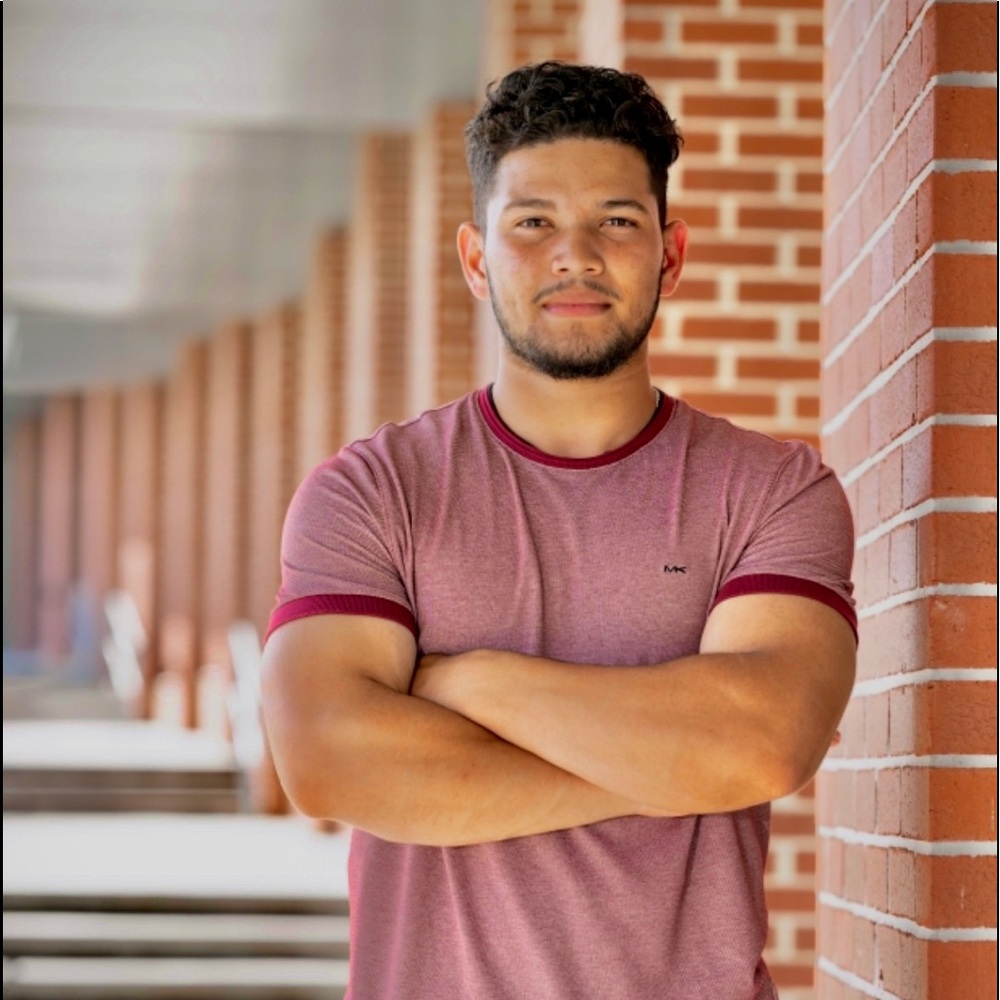 Meet your Posher, Luis